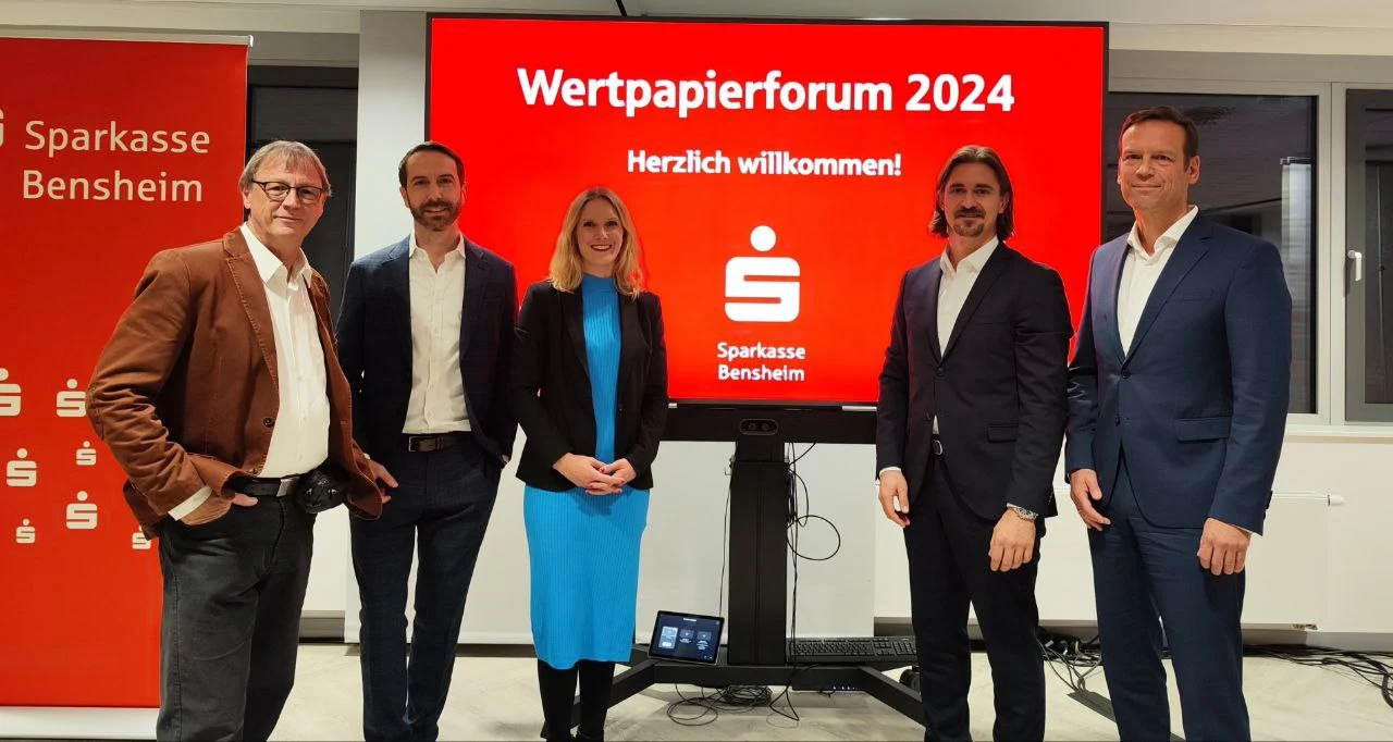 Diskussionen und Präsentationen beim Wertpapierforum 2024 Sparkasse Bensheim.